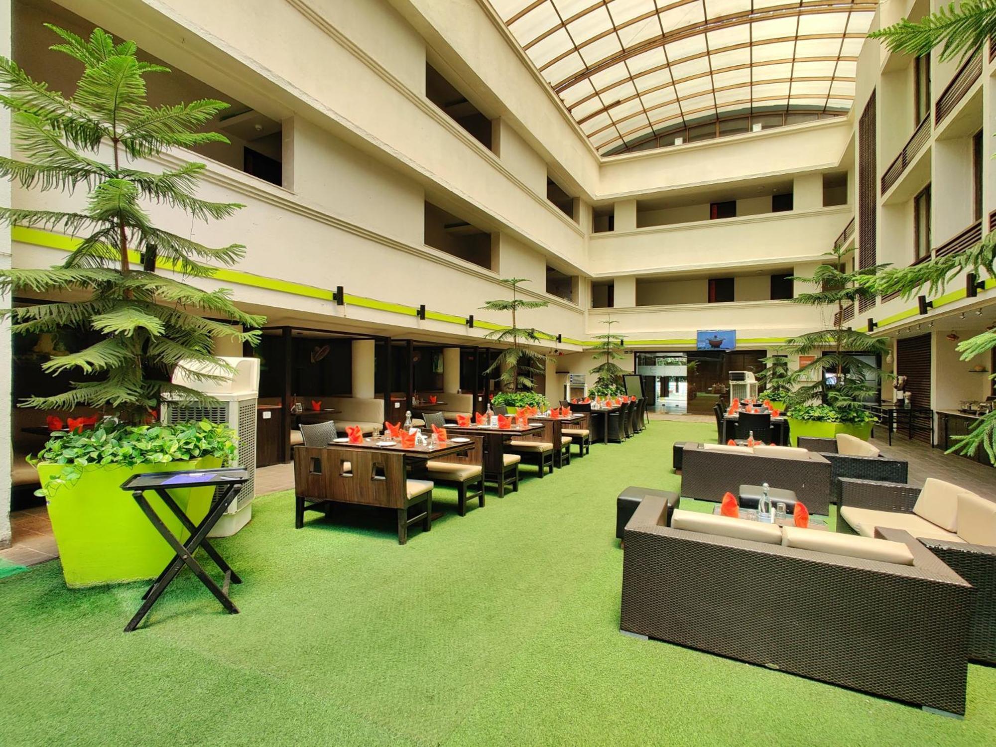 Citrus Hotel Lonavala Eksteriør billede